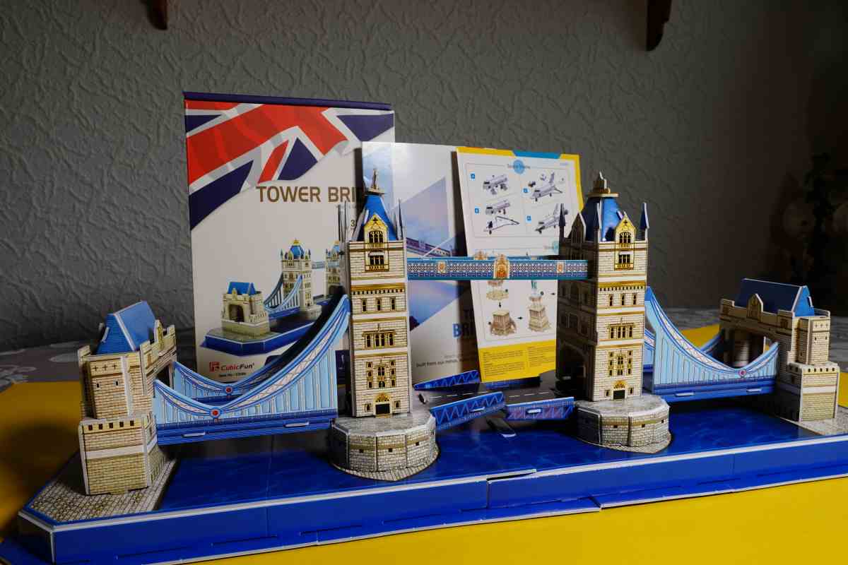 fertige 3D Puzzle Tower Bridge von CubicFun